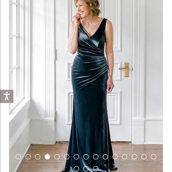 Reverly dress,  Fit is so flattering and comfortable!  Velvet is so on trend - Picture 2 of 6